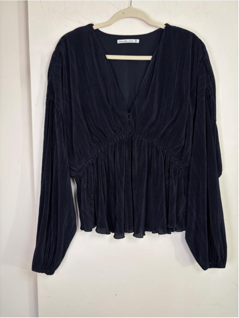 Abercrombie & Fitch Black Satin Plisse Easy Waist Peplum Top Blouse Size XL